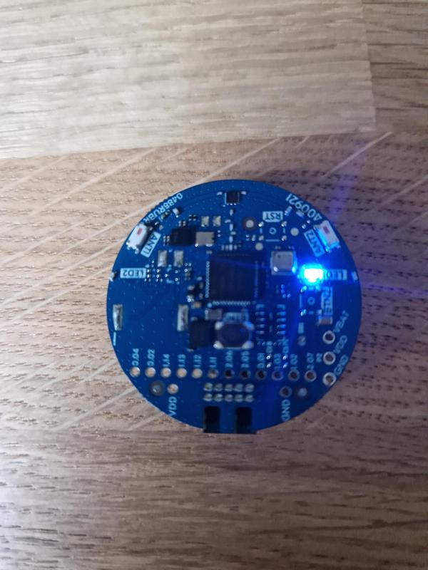 nRF54L15 TAG LED blue, presentation mode